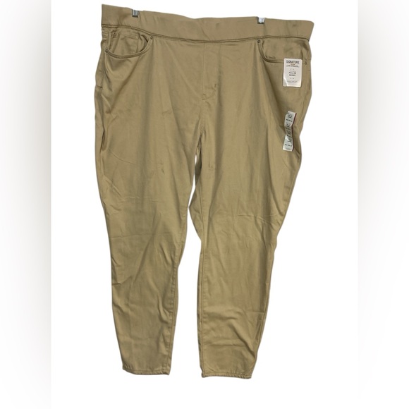 Women’s Plus Size  Levi’s Khaki Size 26 NWT (716) - Picture 1 of 4